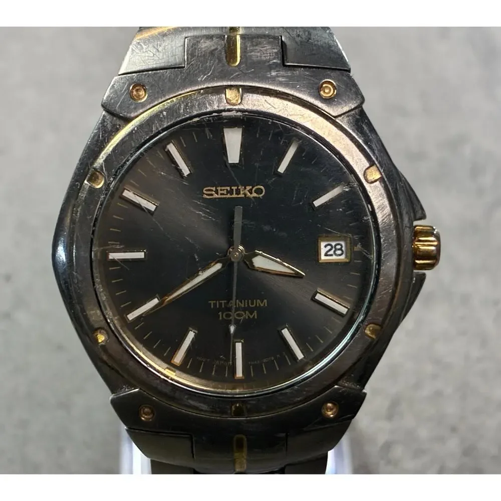 Seiko Titanium Men's Watch 7N42‑0CA0 100M Black Sunburst Dial Date Japan Working